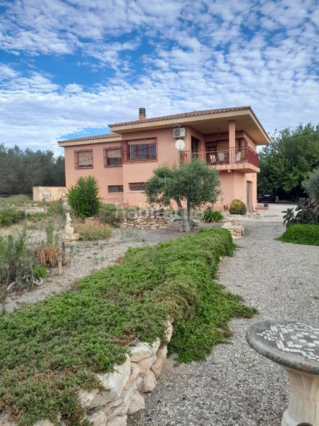 Foto d4fb8539-f088-46a7-89db-33f6b8eff120. Maison avec parking piscine dans Valls