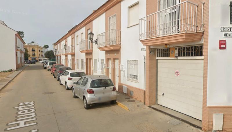 Foto 355520ea-f8db-490b-b7af-7a9c5823428a. Aparcament cotxe a calle huerta 28 a Lepe