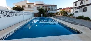 Chalet  Avenida del terrón 3. Chalet con piscina privada en el centro de la antilla, a 400 met