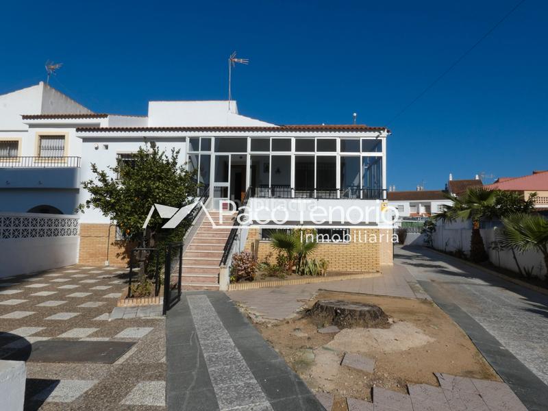 Foto a5914f1b-db06-42cd-998d-a2de11f1aecf. Chalet in avenida del terrón 3 in La Antilla