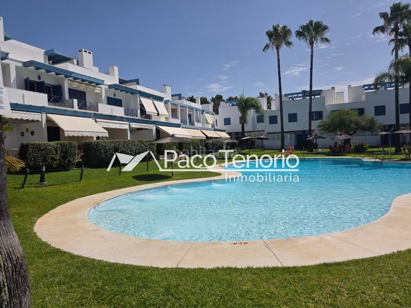 Foto b0470356-4433-476b-aa15-734ac5accce0. Casa adossada a paseo del golf 2 a Islantilla golf Islantilla