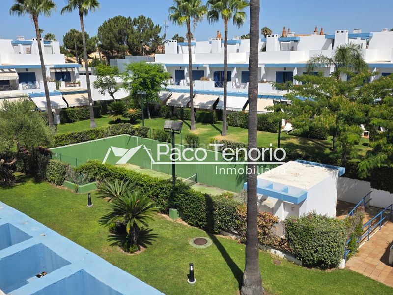 Foto e8b0d327-d646-423d-951b-ce93e0dba76d. Casa adossada a paseo del golf 2 a Islantilla golf Islantilla