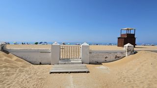Chalet  Calle estrella de mar 35. Venta chalet la antilla primera linea de playa