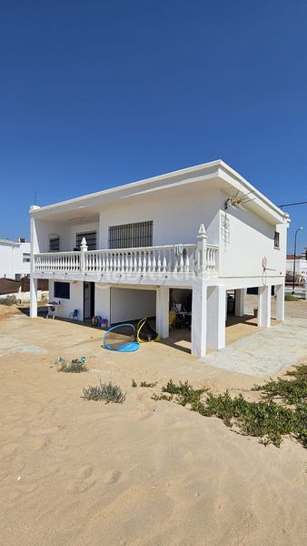 Foto bda48592-1901-4725-9c17-8bbd67b56118. Chalet in calle estrella de mar 35 in La Antilla