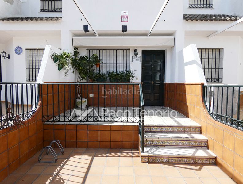 Foto bda23a5b-af80-4978-8e94-323030941a7d. Casa adossada amb aparcament a La Antilla