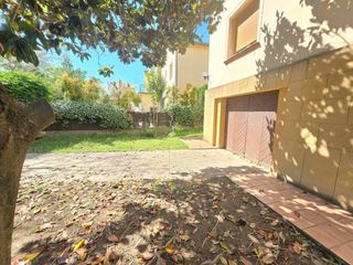 House  Carrer major. Casa con potencial  en el centro de sant just