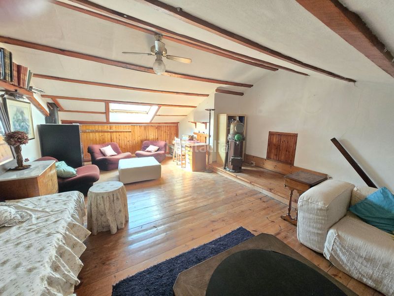 Foto ed4ce445-50ba-4442-b261-5eb884c72a73. Casa amb xemeneia calefacció aparcament a Centre Sant Just Desvern