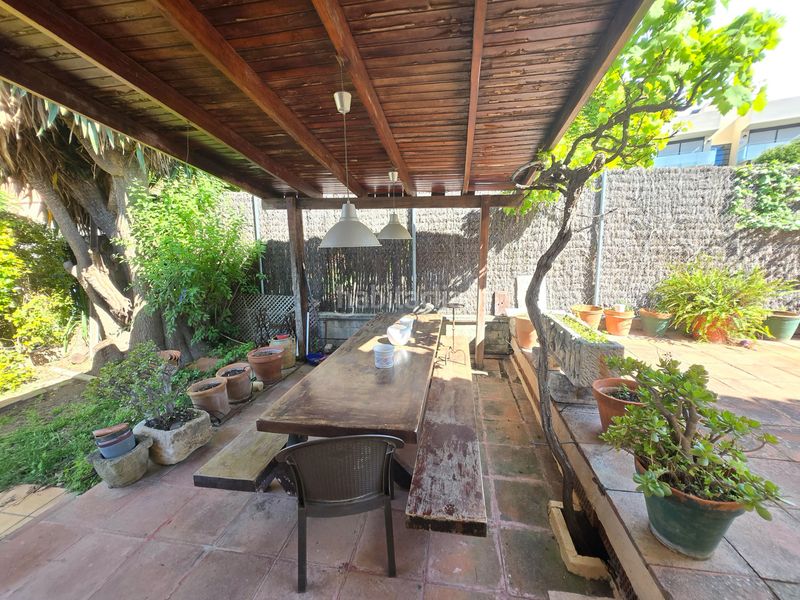 Foto f833fef5-fe51-4122-90f3-c4bdbf2d8142. Casa amb xemeneia calefacció aparcament a Centre Sant Just Desvern