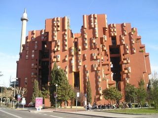Parking coche  Carretera reial. En la illa walden