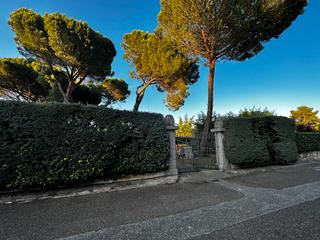Terreny residencial a Calle pío baroja 137. Gran parcela arbolada y tranquila