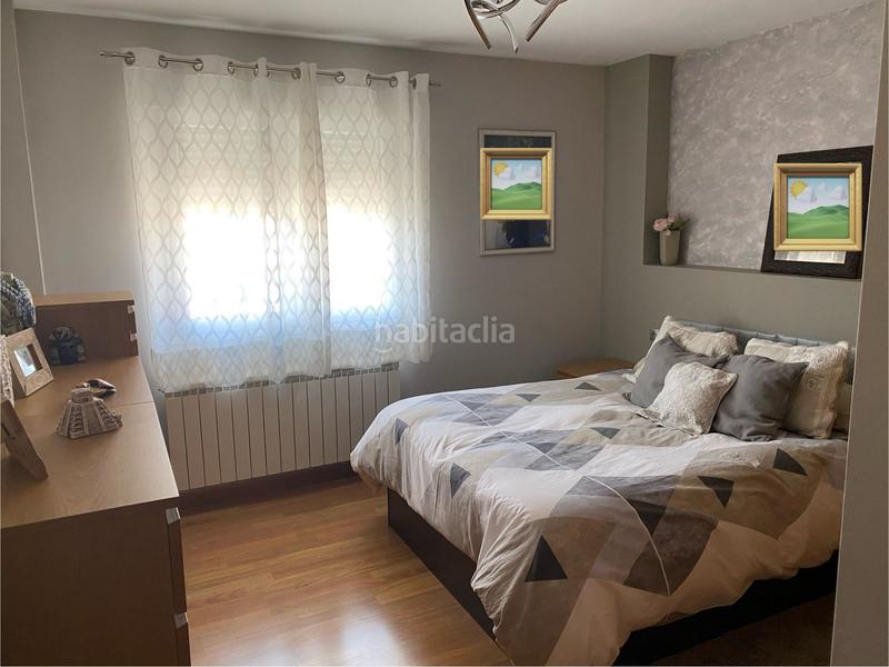 Foto 14b0f957-3548-419d-af91-01af6515e577. Casa pareada en calle la cobatilla 22 impecable vivienda mejor que a estrenar. en Matapozuelos