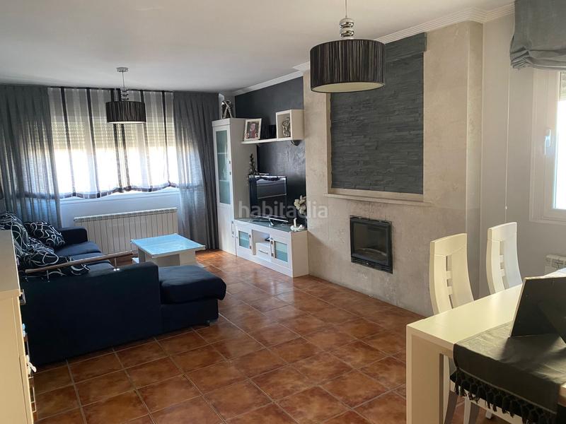 Foto 776d19e6-28dd-45db-99d5-592d561ef5a3. Casa pareada en calle la cobatilla 22 impecable vivienda mejor que a estrenar. en Matapozuelos