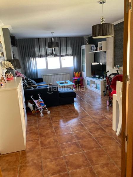 Foto 84f6458d-d49a-4222-b6ea-3fd5b59ddc0c. Casa pareada en calle la cobatilla 22 impecable vivienda mejor que a estrenar. en Matapozuelos