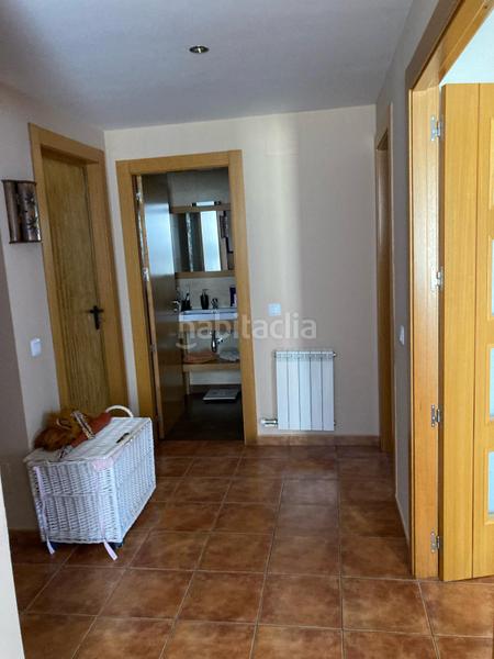 Foto a329c729-5c61-4fc1-a559-bf1c1fd7d35e. Casa pareada en calle la cobatilla 22 impecable vivienda mejor que a estrenar. en Matapozuelos
