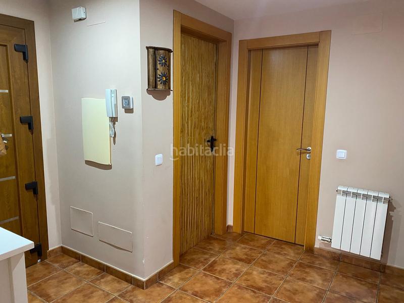 Foto aa760d07-d9f8-48e2-ad67-8f6c64c2d87a. Casa pareada en calle la cobatilla 22 impecable vivienda mejor que a estrenar. en Matapozuelos