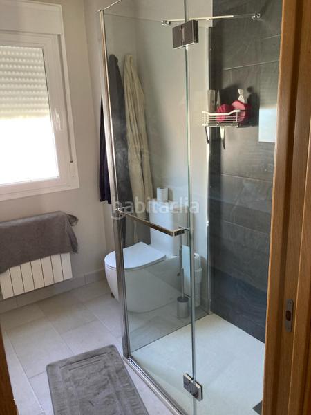 Foto b9154516-9d3c-46e1-8532-05bf97f5b25b. Casa pareada en calle la cobatilla 22 impecable vivienda mejor que a estrenar. en Matapozuelos