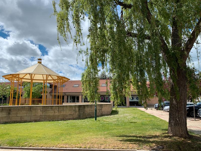 Foto 2e7ba4de-2bb2-4984-a1e8-6c3468dec6ba. Lloguer local comercial a plaza del quinto centenario 2 a Valladolid