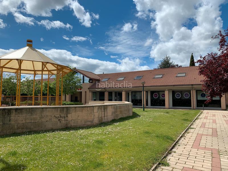 Foto 589afb34-1781-41d6-b78c-4b8617e00b85. Lloguer local comercial a plaza del quinto centenario 2 a Valladolid