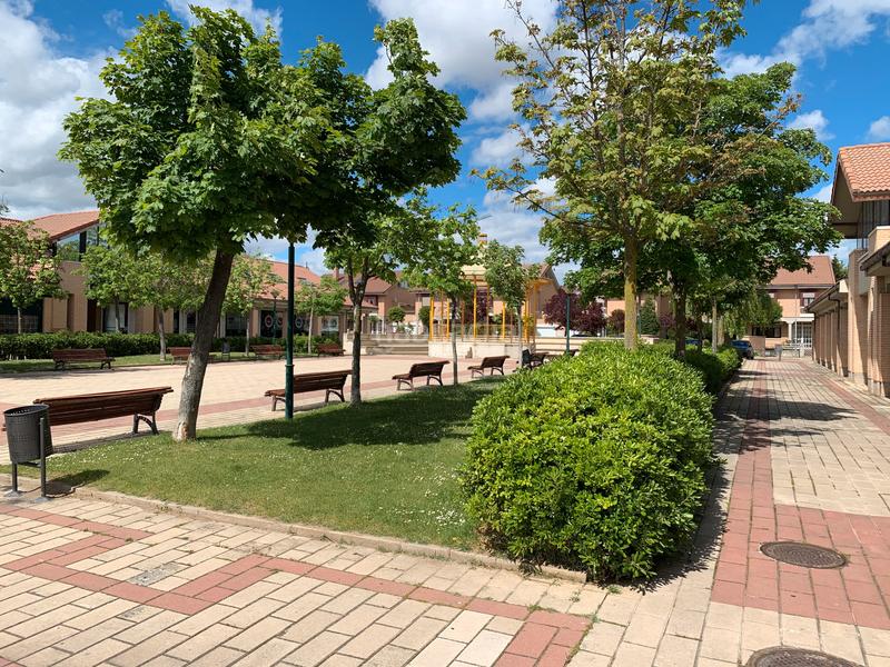 Foto 2e2baa68-2281-4367-9d1f-aa1f6c70f0c8. Location local commercial dans plaza del quinto centenario 2 dans Valladolid