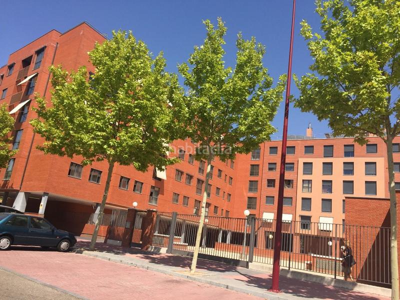 Foto d599ed92-5709-4723-ba96-6cc4903de464. Car parking in calle del monasterio del paular 4 in Valladolid