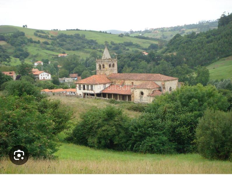 Foto e8f30eb8-5e42-44cb-a340-74c81735e68f. Terreny residencial a Comillas