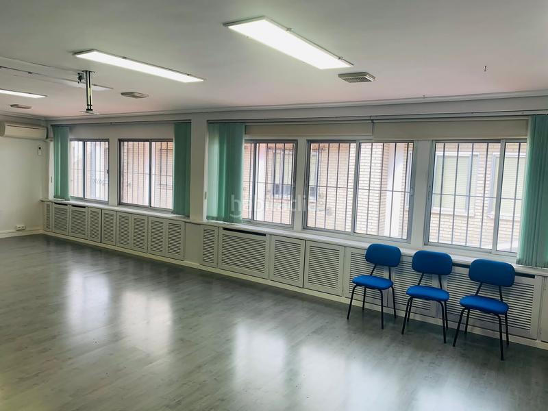 Foto 065eb5a8-c039-4b25-9eff-9fc0bfc45c87. Bureau dans calle del santuario 6 dans Centro Valladolid