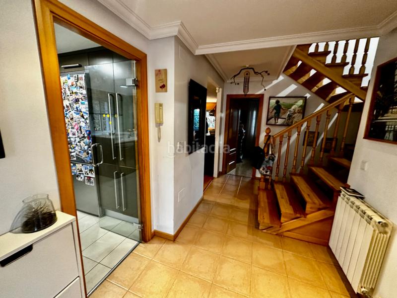 Foto 6033e7d9-feda-4636-9d1d-37aa2c60f048. Casa aparellada amb xemeneia calefacció aparcament a Arroyo de la Encomienda