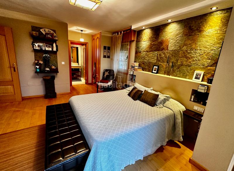 Foto 8135e0a0-6dc0-4c83-a153-e39784d47397. Casa aparellada amb xemeneia calefacció aparcament a Arroyo de la Encomienda