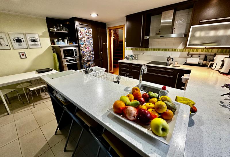 Foto f20b83cf-7275-464d-a5c7-cdfe3f91faab. Casa aparellada amb xemeneia calefacció aparcament a Arroyo de la Encomienda