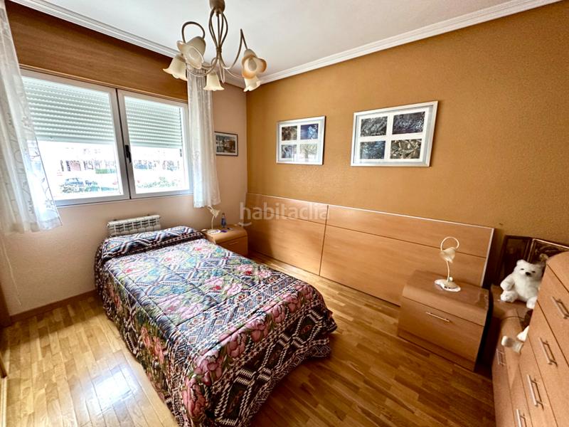 Foto 5dbb6f9c-1be2-45c2-bade-ce4bcde4f721. Casa adosada gran chalet en la mejor zona en Parque Alameda - Paula López Valladolid