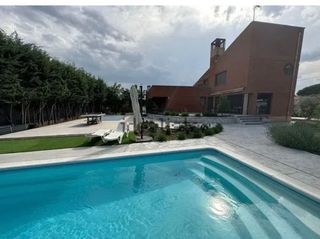 Xalet  Carretera de aldeamayor. Individual con gran parcela y piscina en