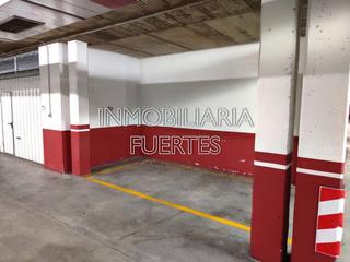 Aparcament cotxe a Calle justiniano rodriguez 7. Se vende plaza de garaje en eras de renueva - c.c. espacio león