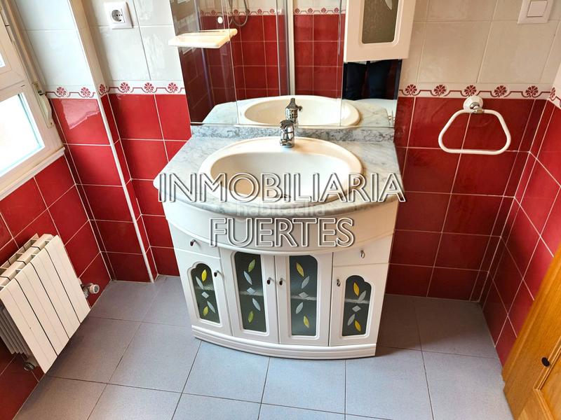 Foto cd5fc3dc-3596-474c-82b6-305383ca2d98. Etagenwohnung mit heizung parking in El Soto León