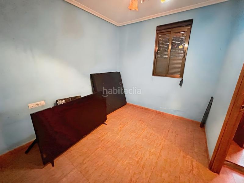 Foto c6be8c77-f718-4e1c-b16a-4d0a0996c6db. Piso en Torrefiel Valencia