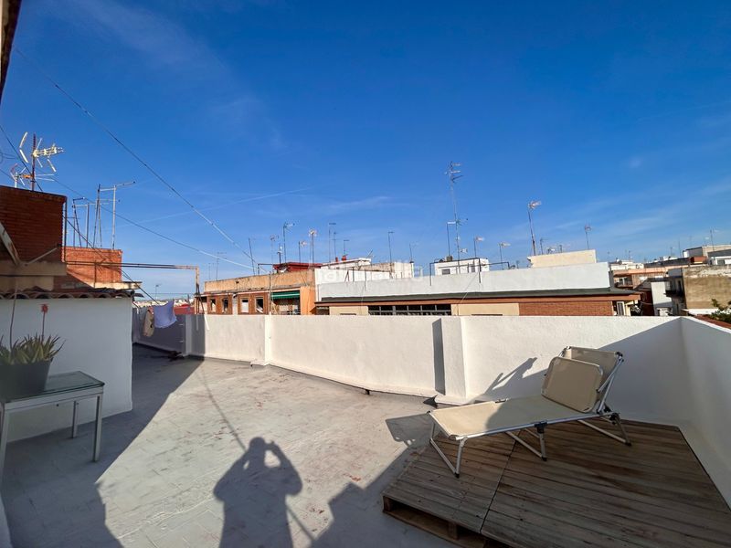 Foto b5d27f72-4fca-4650-8df5-df1de65d6660. Ático en El Mercado Manises