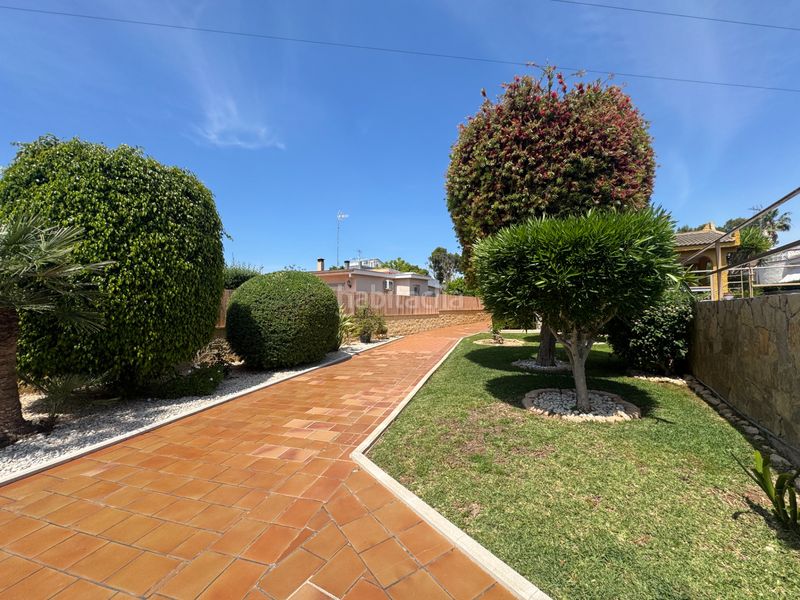 Foto 14abf1af-b12b-4155-876b-1b34ca6a0ef6. Xalet amb aparcament piscina a Moncada