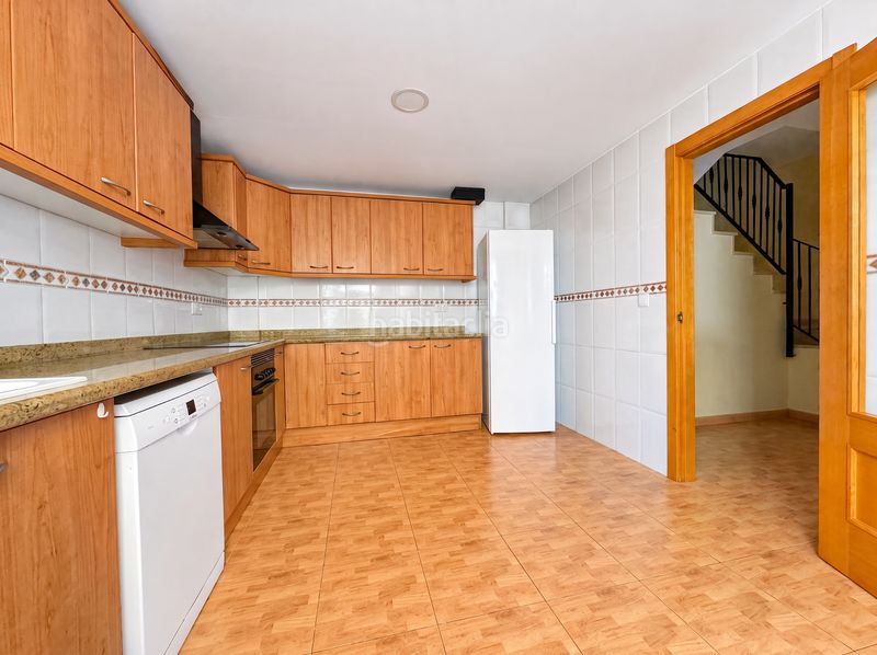 Foto 4e46af30-b491-4655-9bf3-8c26dee58387. Casa adossada a Sueca Sueca