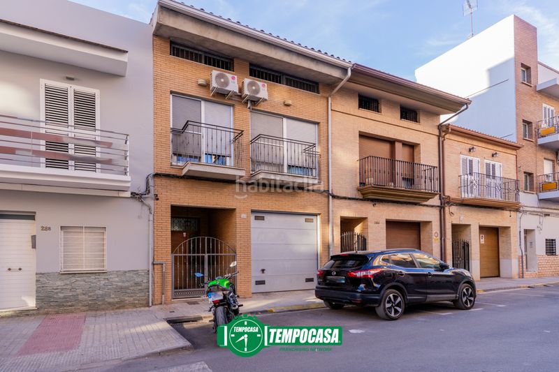 Foto 5fd7b462-3e97-407e-809f-d27743ad45a3. Casa adosada en Moncada