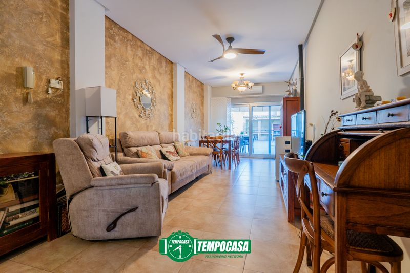 Foto a4a3b3e4-5a9d-434e-bf3f-9fb4377aab9d. Casa adosada en Moncada