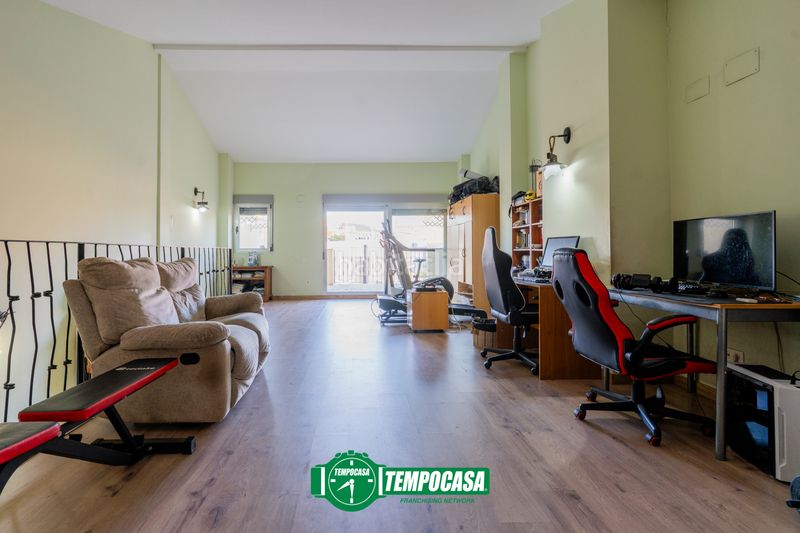 Foto bd6e56f1-7a95-4c03-986b-51a6027b5929. Casa adosada en Moncada