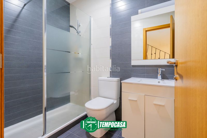 Foto fad22291-d8f3-4fd3-830f-cbae718e3bcc. Casa adosada en Moncada
