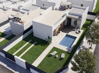 Chalet à Orihuela Ciudad. Descubre la elegancia de villas de la  sal tu refugio exclusivo