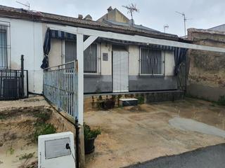 Casa en Zeneta. Gran oportunidad para reformar a tu gusto!