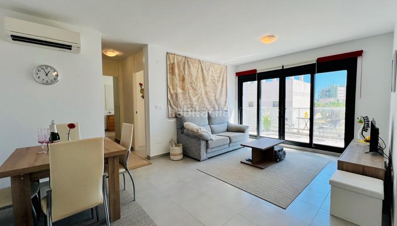 Foto a28093af-12c0-40e2-b5aa-3ca09c1f2280. Piso impresionante apartamento de 2 habitaciones en mil palmeras en Alicante