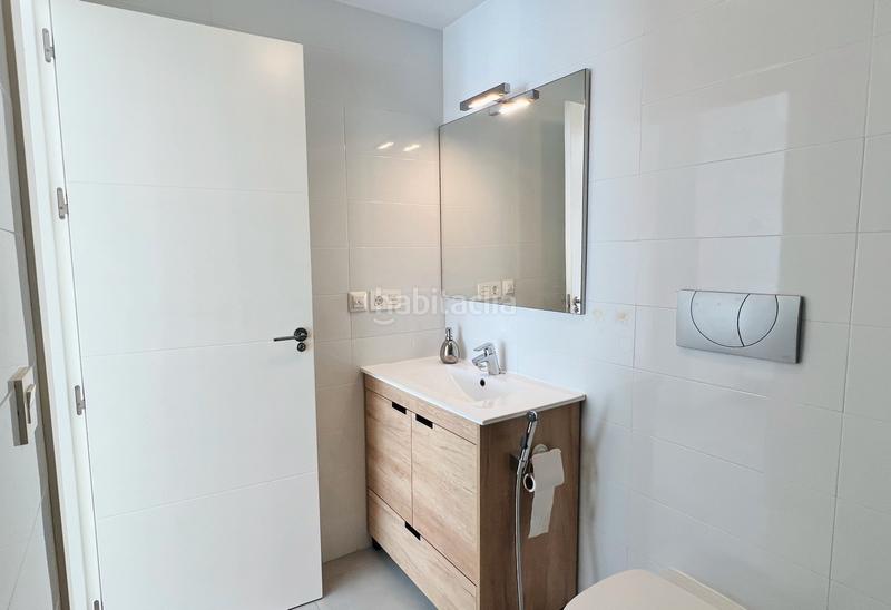 Foto bd3efee5-222d-431b-8396-505149269c0a. Piso impresionante apartamento de 2 habitaciones en mil palmeras en Alicante