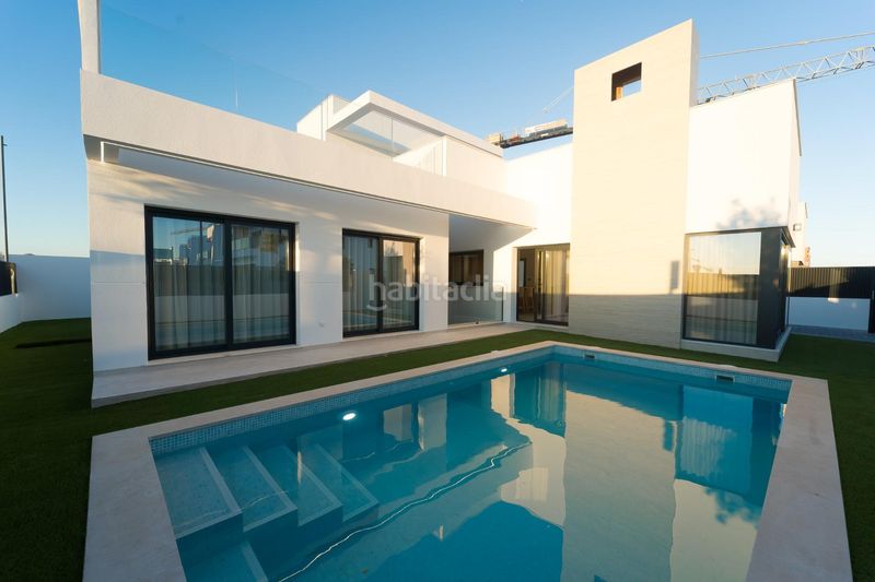 Foto 4604f3ff-fc44-47cb-9b8b-a87a0d78c696. Chalet tu paraíso en torre pacheco te espera! en Centro Alcázares (Los)