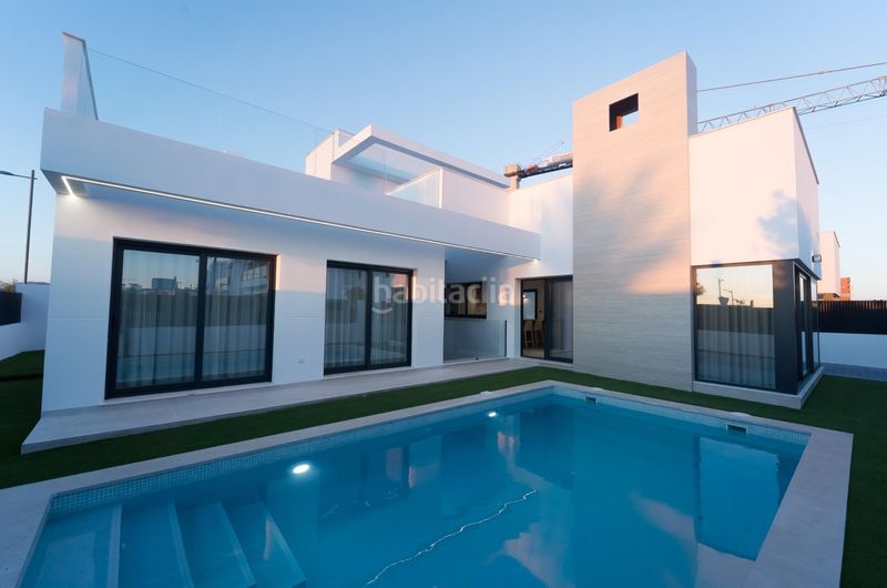 Foto 9f3e6f13-3df2-49a9-b585-c643b959f5fe. Chalet tu paraíso en torre pacheco te espera! en Centro Alcázares (Los)
