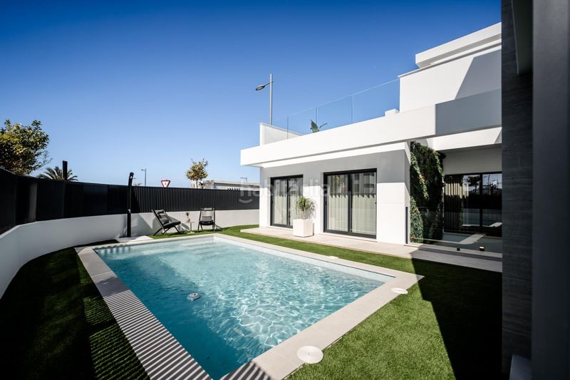 Foto c1b9c16b-0861-4169-a066-6ba3b30cf97c. Chalet tu paraíso en torre pacheco te espera! en Centro Alcázares (Los)