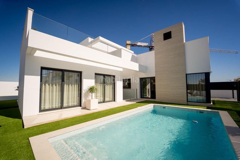 Foto d4f42de6-1589-4302-a6f4-e5b5f1189d7a. Chalet tu paraíso en torre pacheco te espera! en Centro Alcázares (Los)