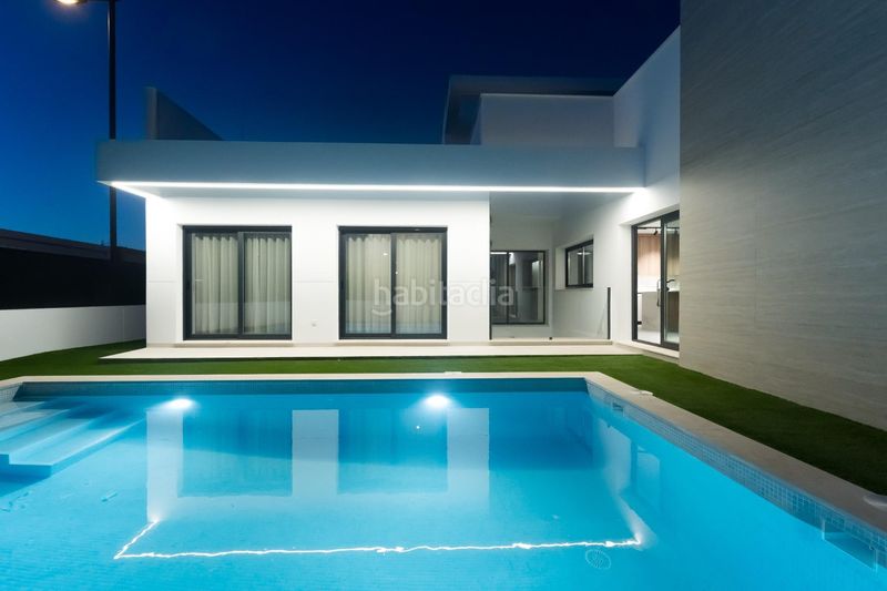 Foto df132289-9453-45c7-856d-b73c9f372a1b. Chalet tu paraíso en torre pacheco te espera! en Centro Alcázares (Los)